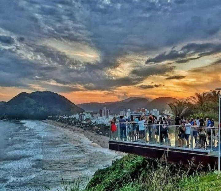 Apto A Menos De 5 Minutos Da Praia Das Asturias! Guarujá Extérieur photo